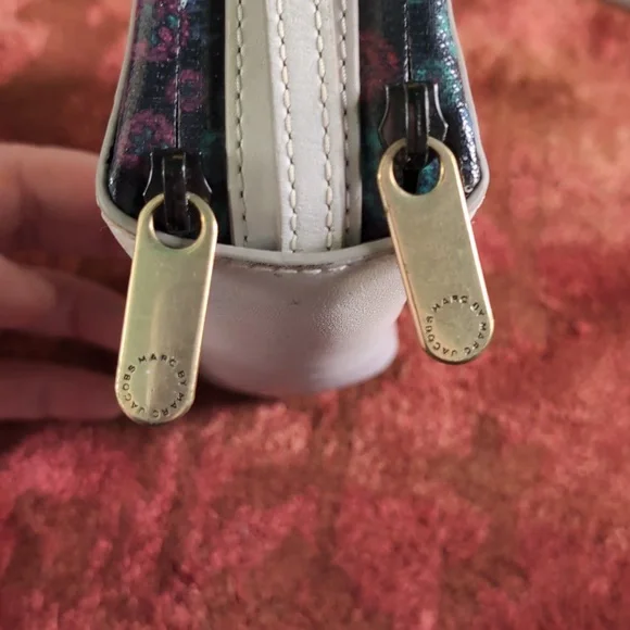 Marc by Marc Jacobs Disney purse - Picture 5 of 10